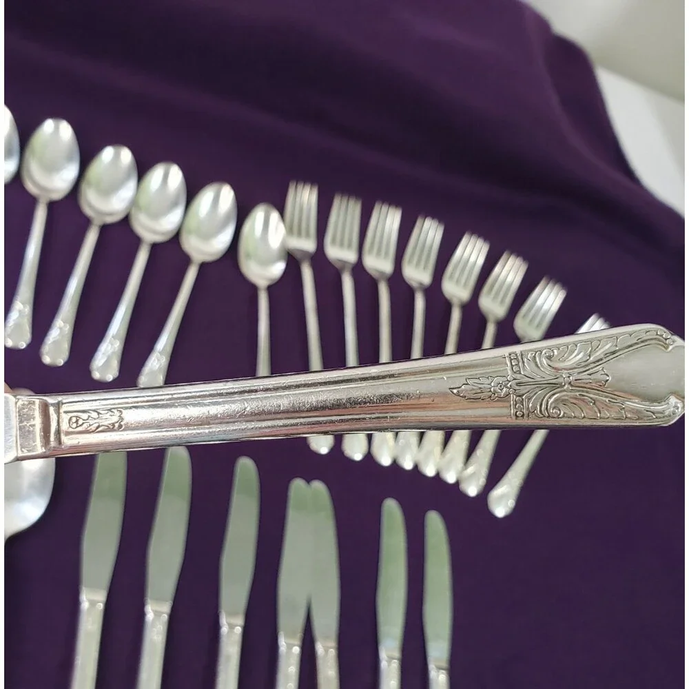 Vintage 1940 Wm Rogers Silverplate Silverware for 8 Avalon Cabin Grille Forks